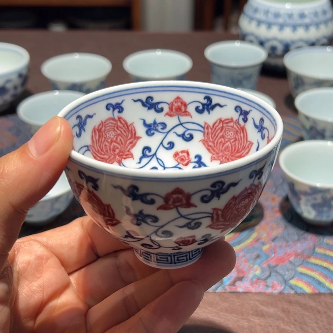 陶精品青花釉里红缠枝莲鸡心杯口径约8.5厘米