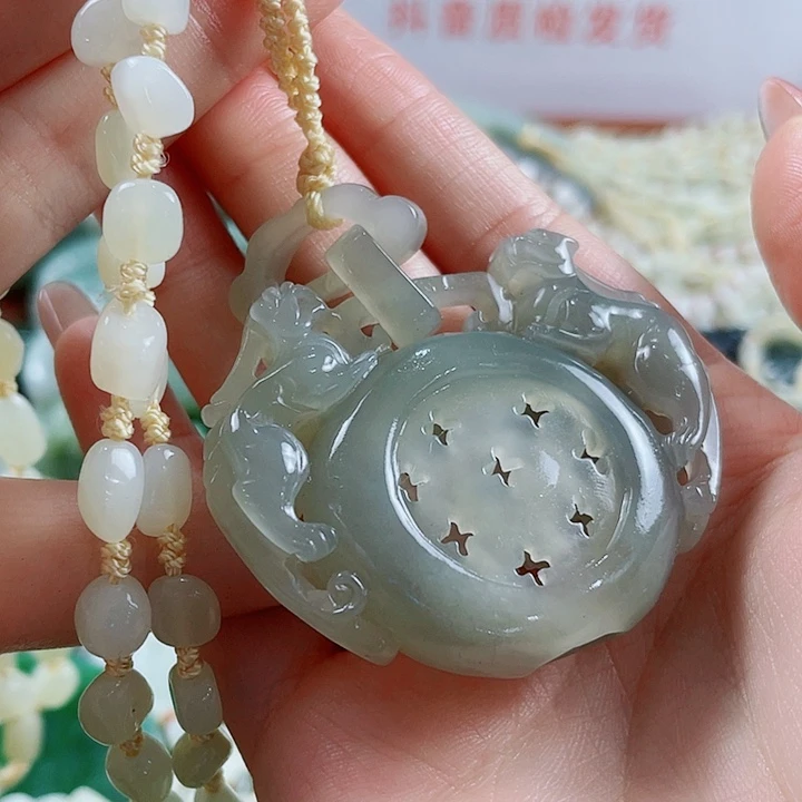 颈饰未镶嵌和田玉