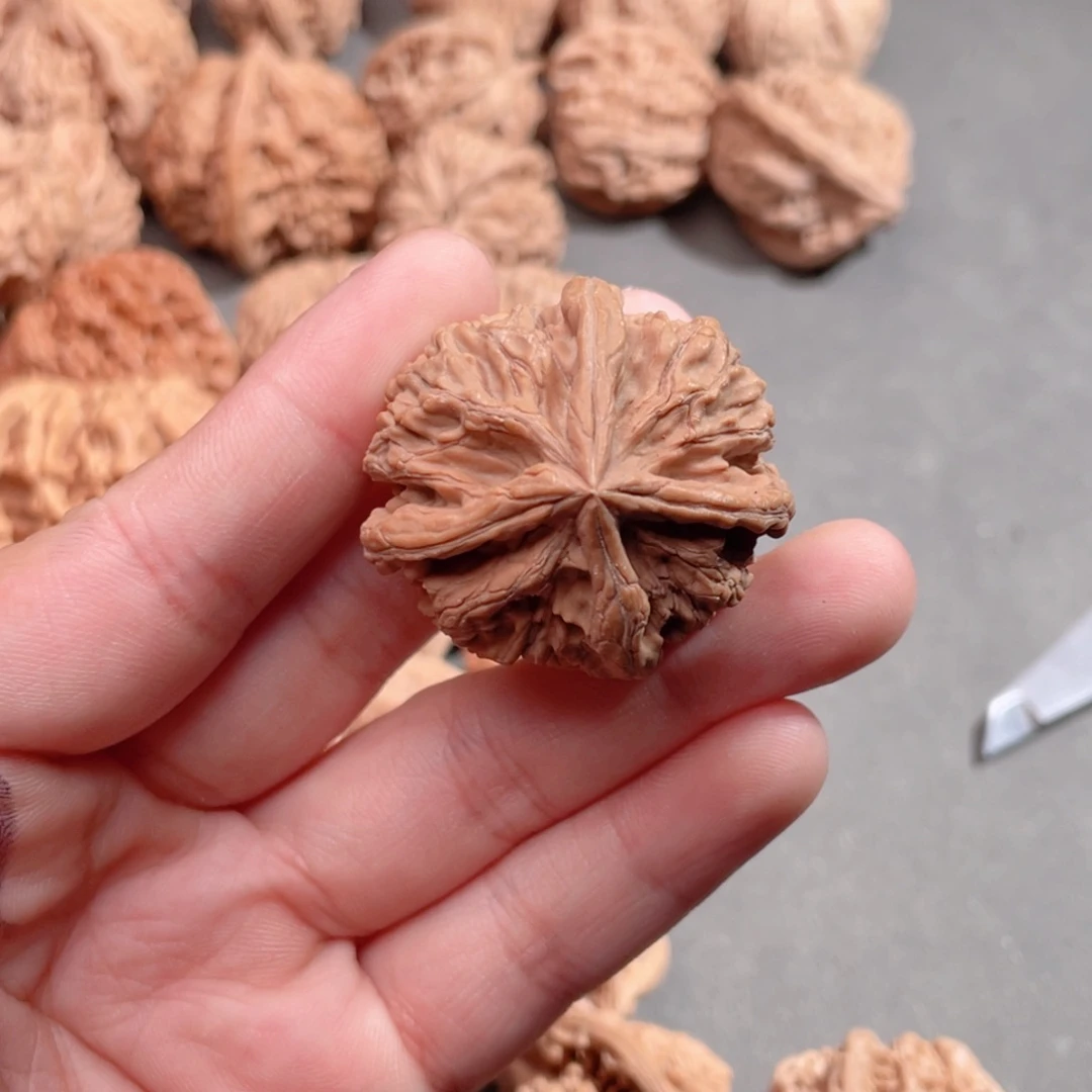 逍***童文玩核桃吊坠四愣