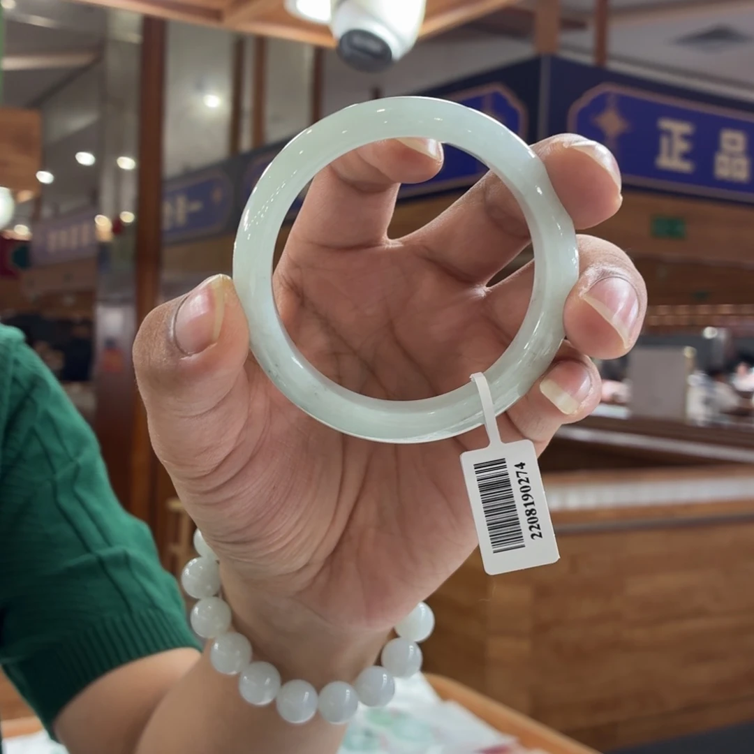 翡翠手镯未镶嵌手镯