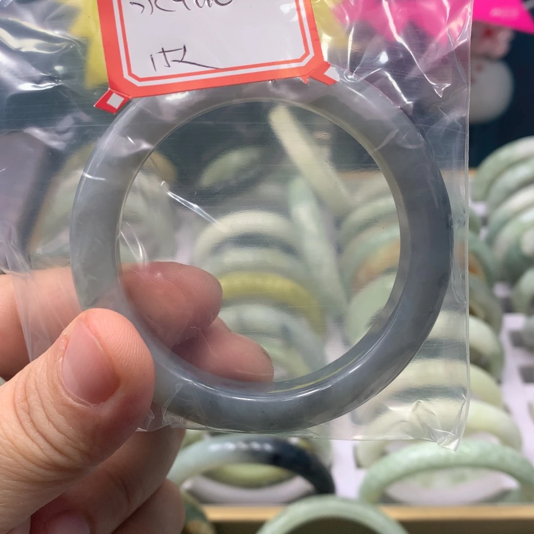 透闪石-蛇纹石玉手镯未镶嵌?**璃