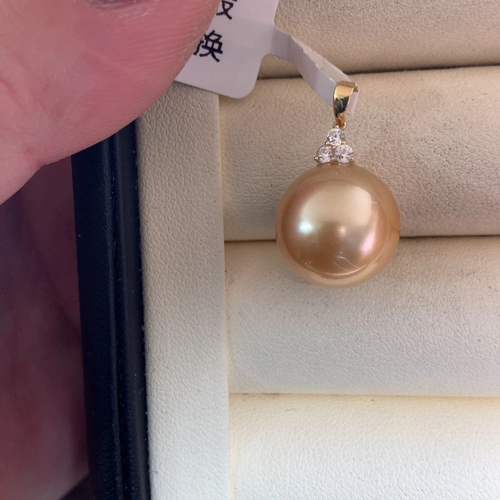 颈饰18K金镶嵌海水珍珠