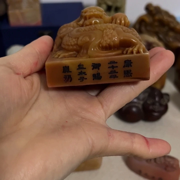 刘***卫大叶紫檀（黑酸枝木类）