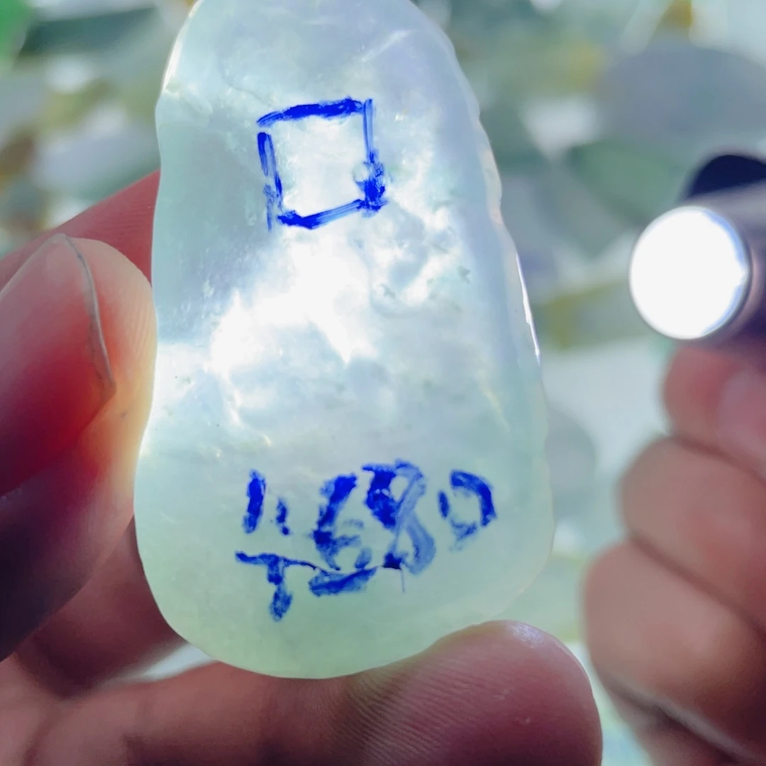 定制翡翠未镶嵌天然翡翠雕刻定制