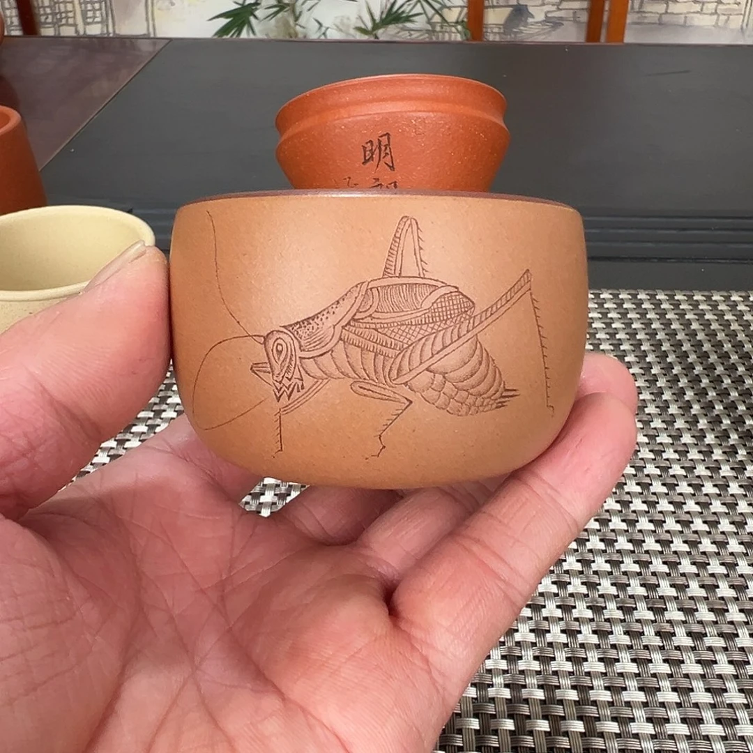 花***3紫砂茶杯粉浆刻绘微瑕蝈蝈