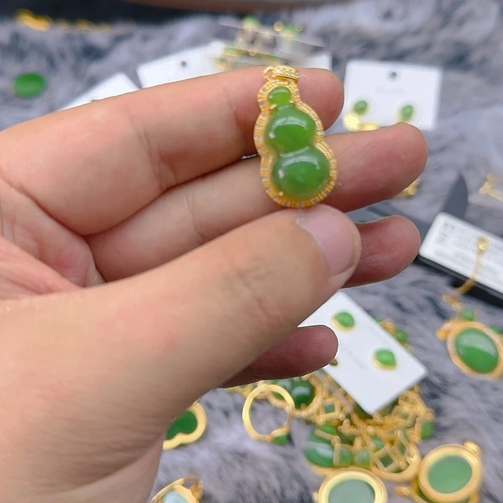 和田玉（碧玉）颈饰银S925镀金镶嵌