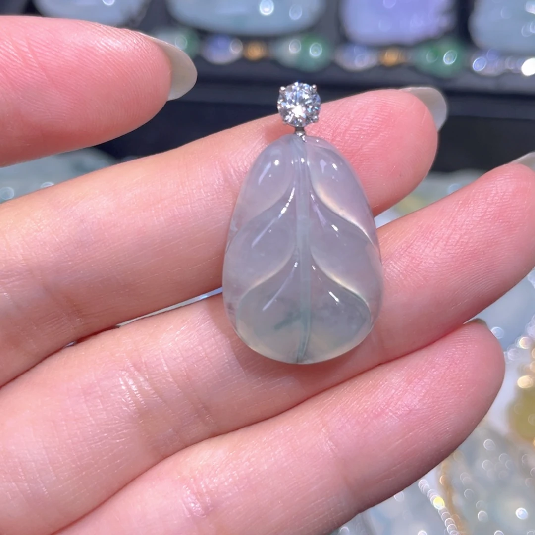 颈饰18K金镶嵌翡翠翡翠