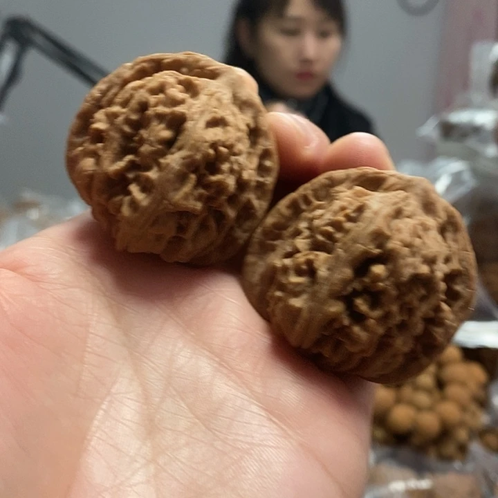 文玩核桃把件42红皮四座楼