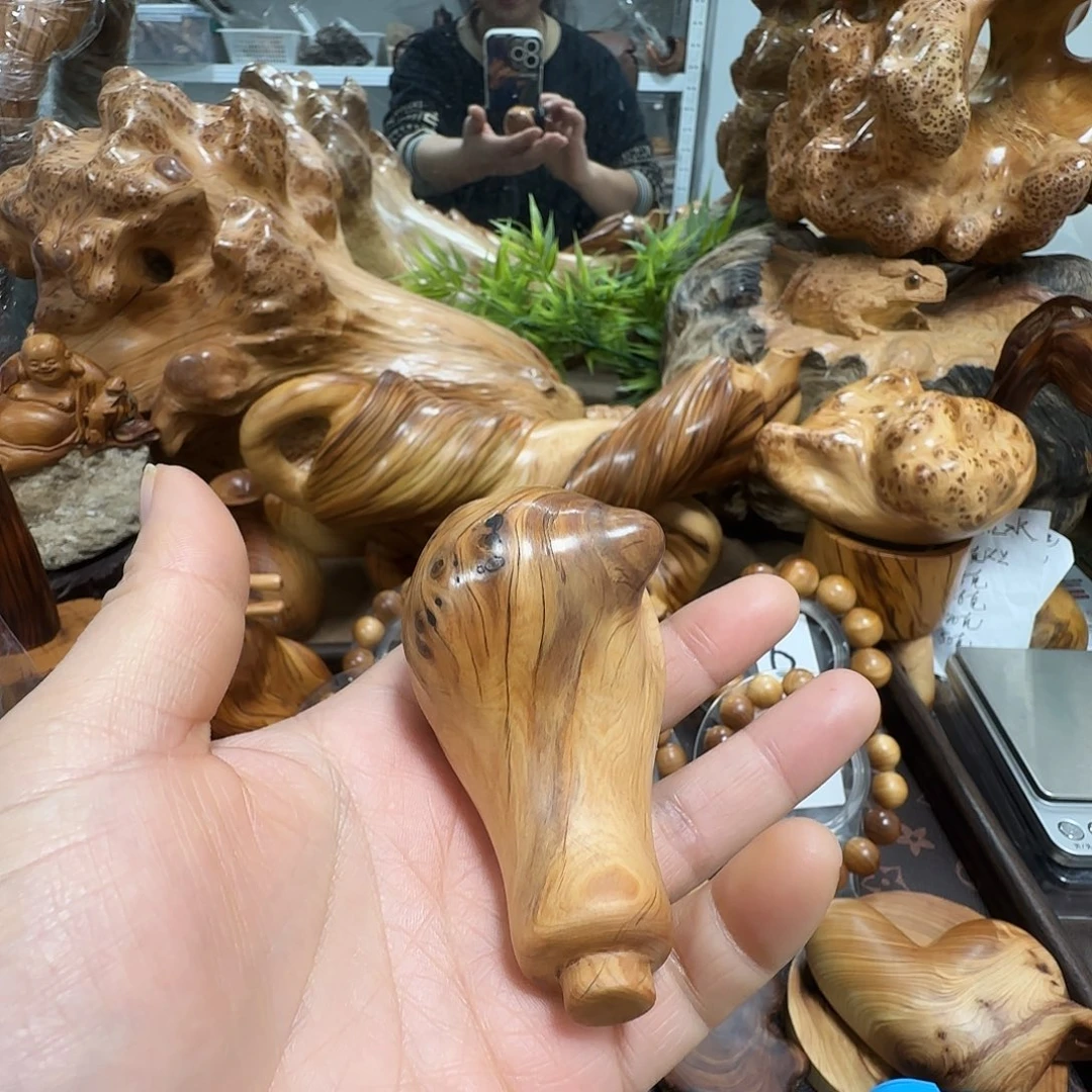 柏木（崖柏）太行崖柏陈化黑油随型小白菜手把件