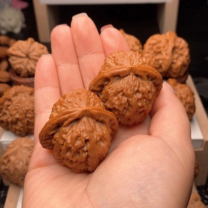 茉***茶文玩核桃把件白狮子