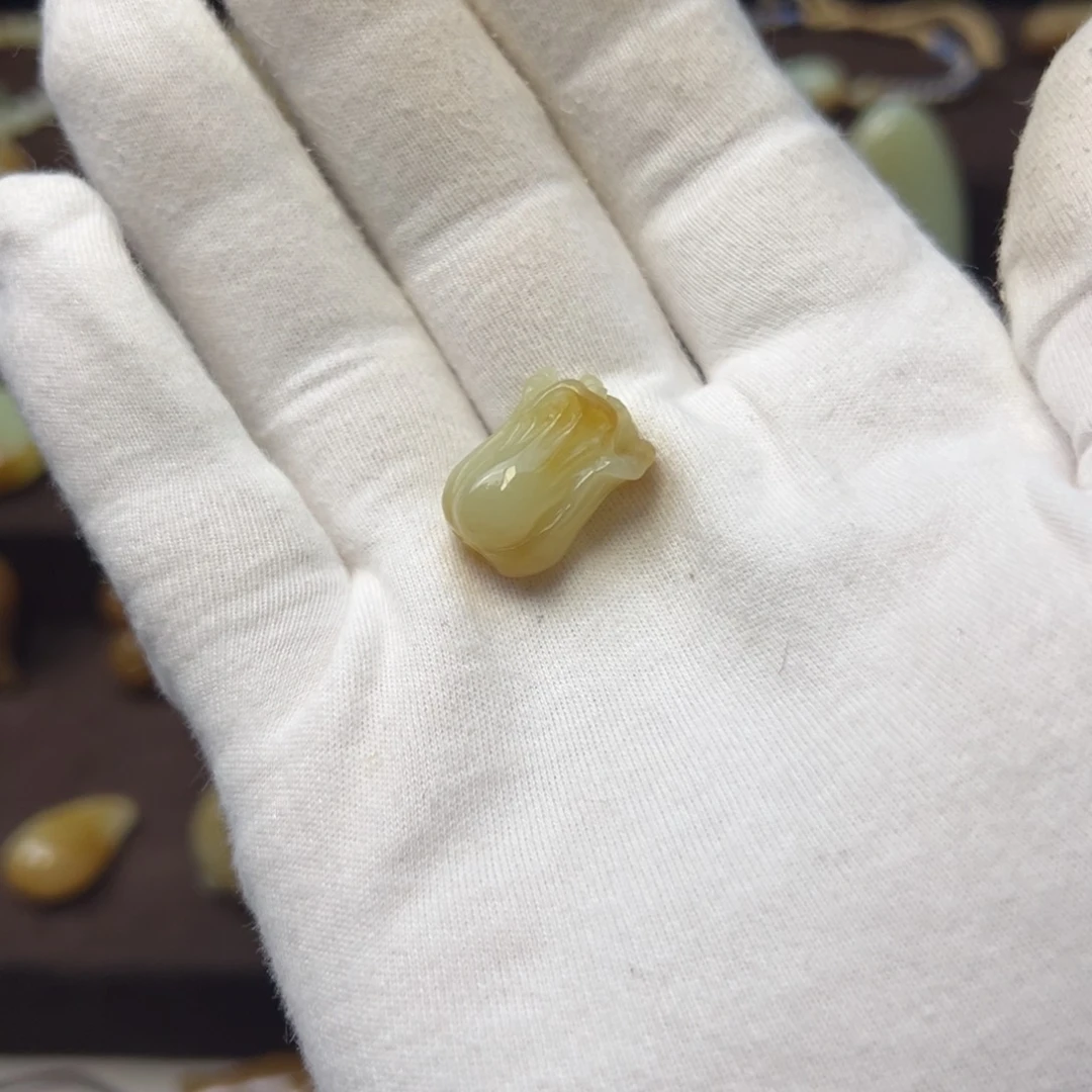 和田玉（糖玉）未镶嵌颈饰