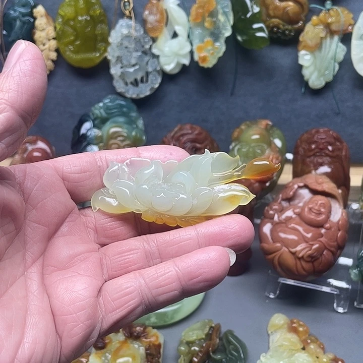 蛇纹石玉未镶嵌挂件