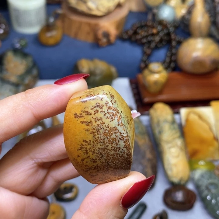 岫岩河磨玉（透闪石质玉）勒子未镶嵌