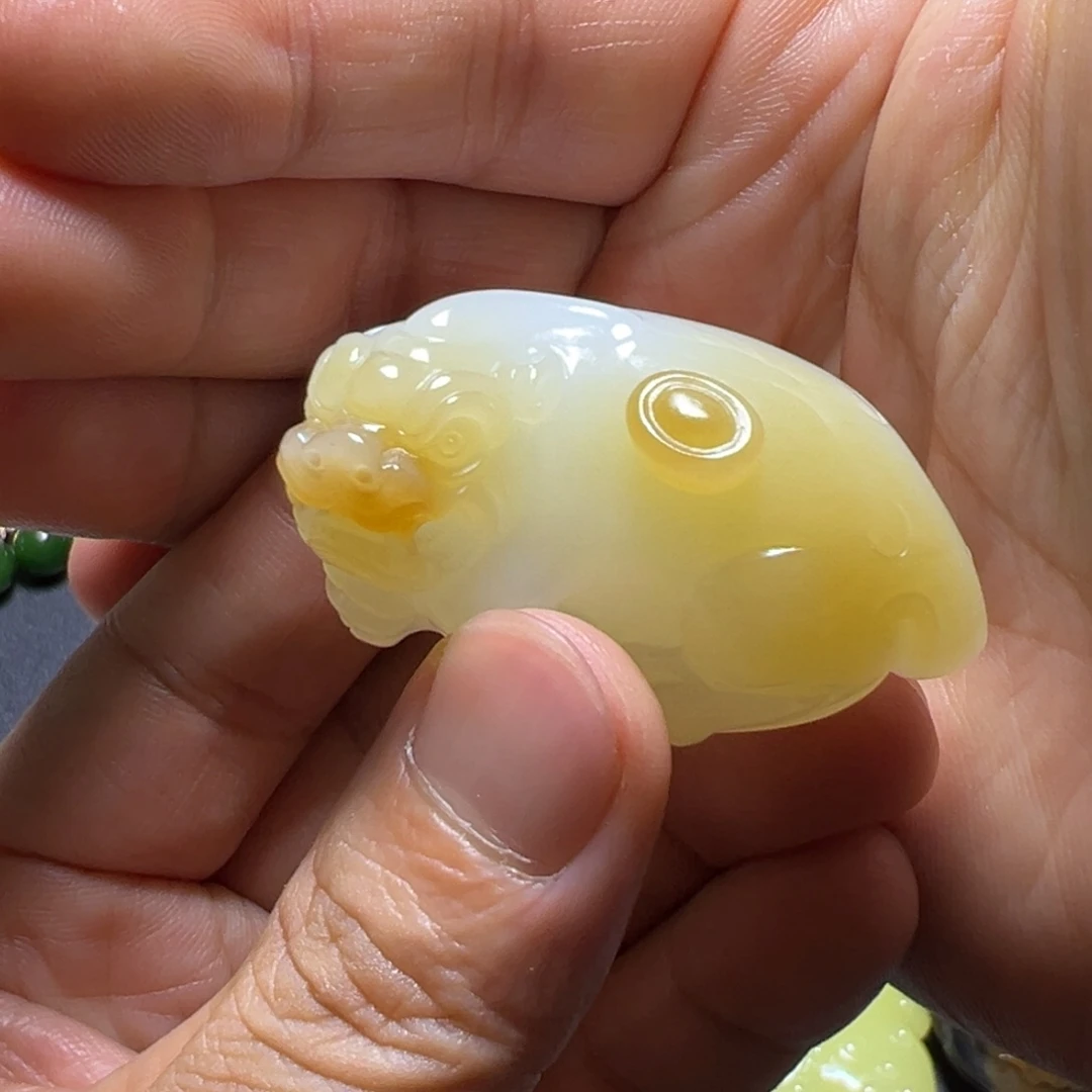 未镶嵌和田玉（糖玉）挂件