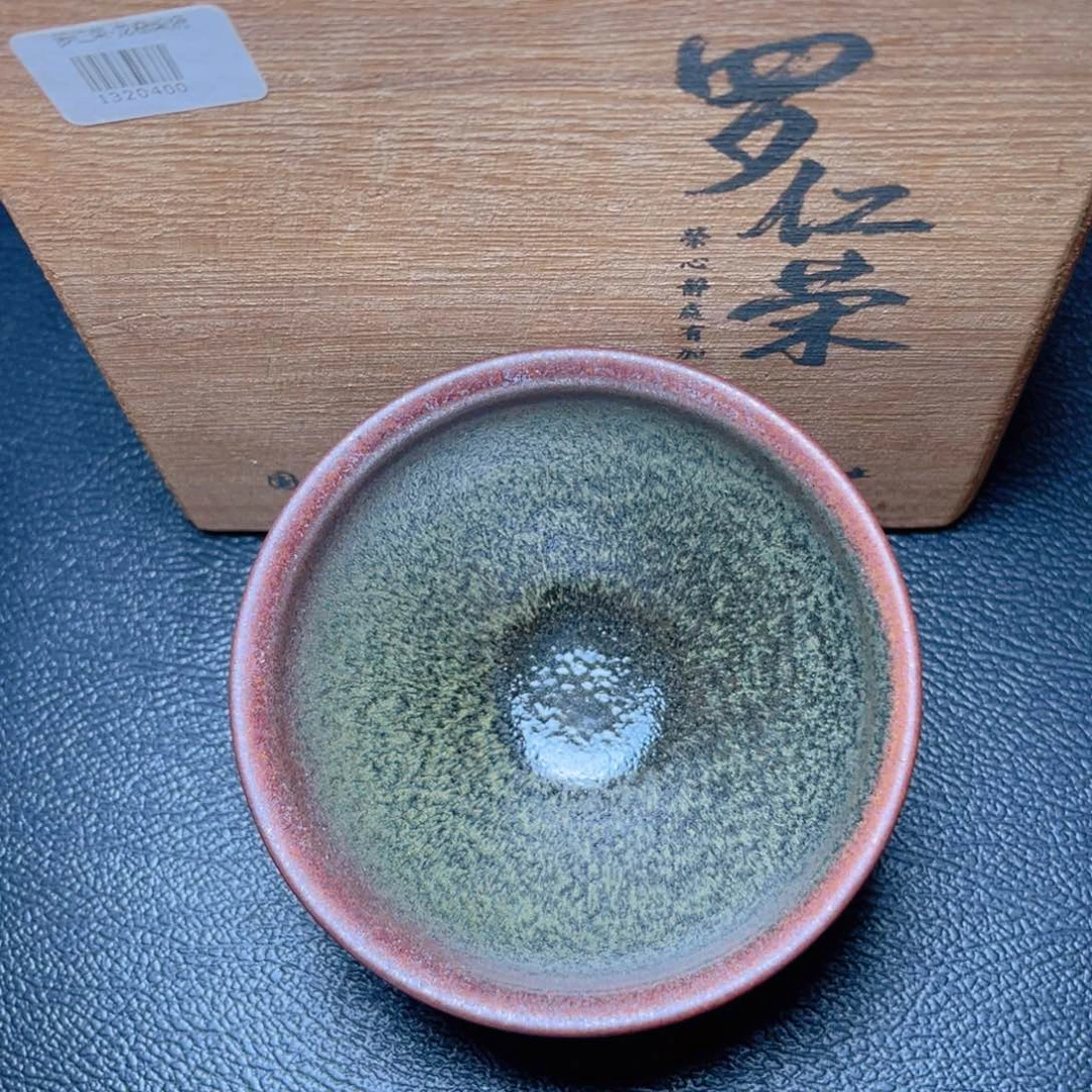 茶盏滴滴答答的声音响