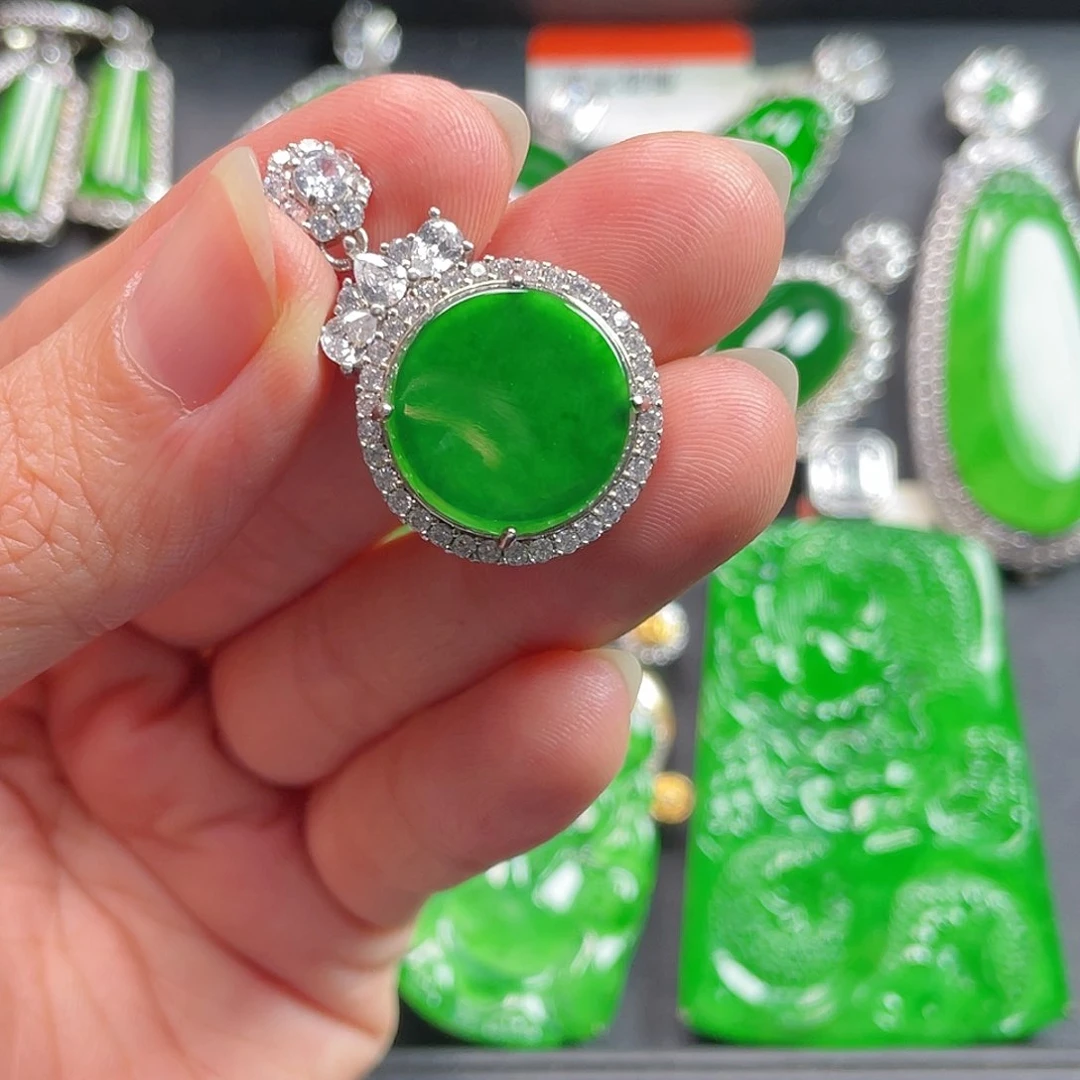 吊坠(不含链)未镶嵌翡翠