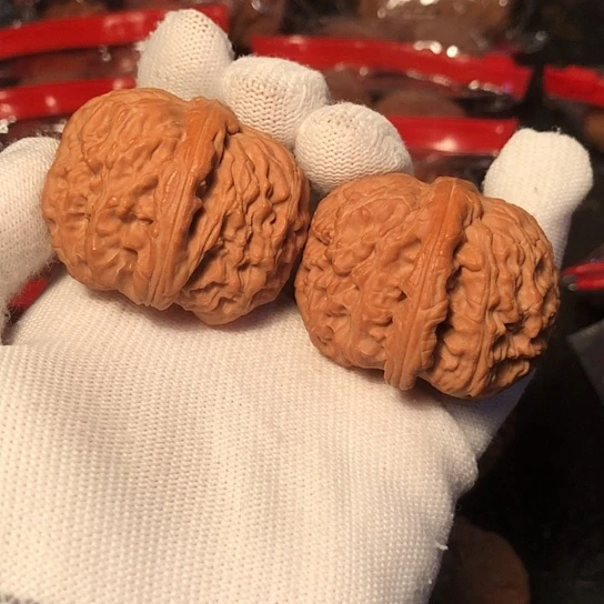 厨****文玩核桃把件白狮子42