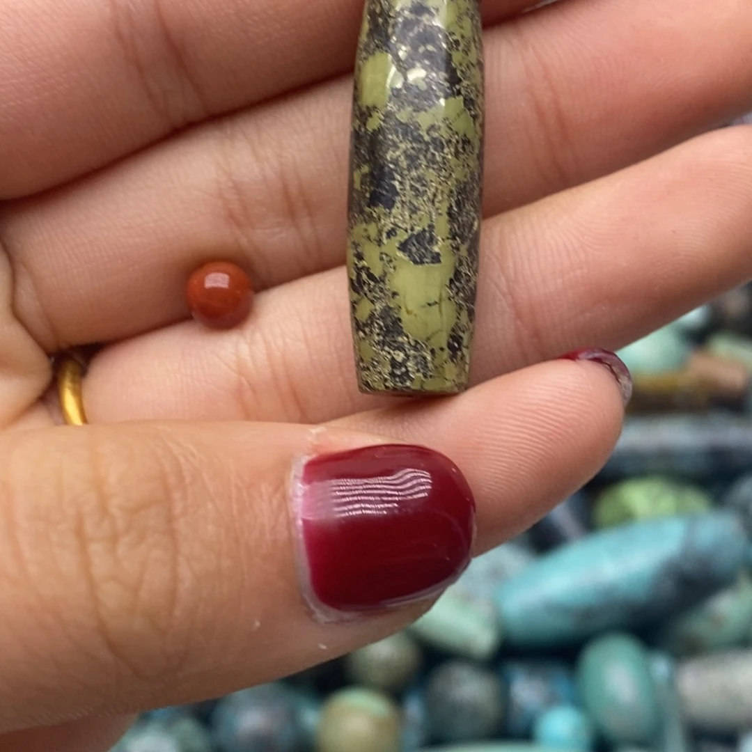 南红玛瑙未镶嵌珠宝奇石