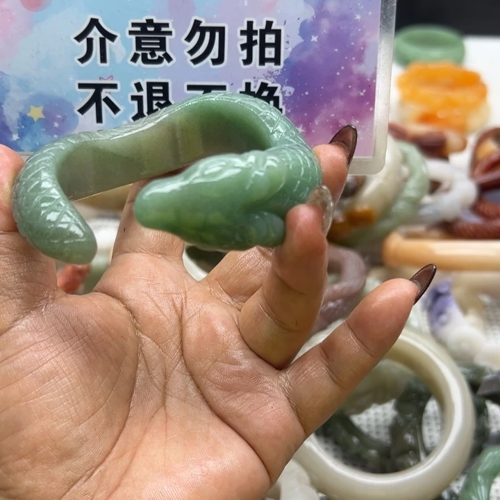 未镶嵌手镯石英岩玉琥*