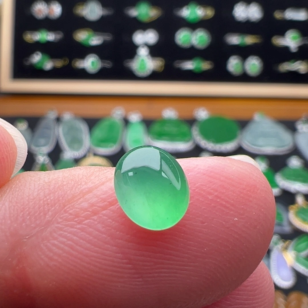 翡翠未镶嵌颈饰蛋面7.3