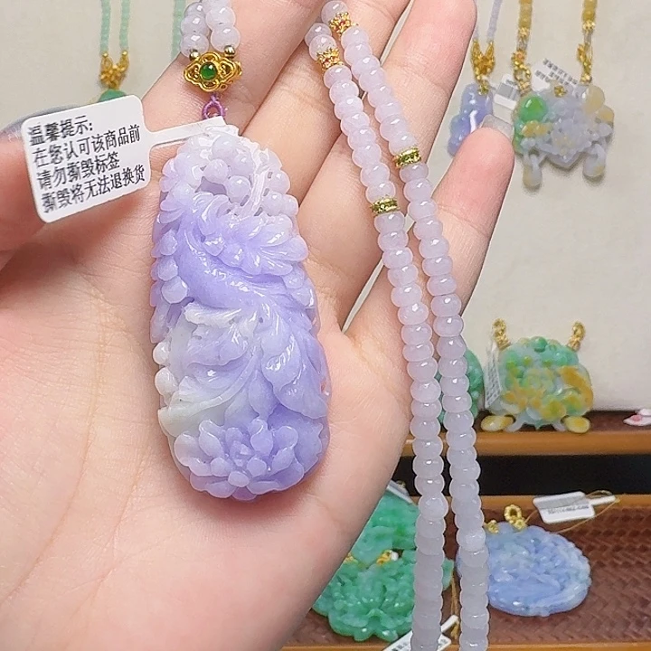 翡翠未镶嵌颈饰凤穿牡丹