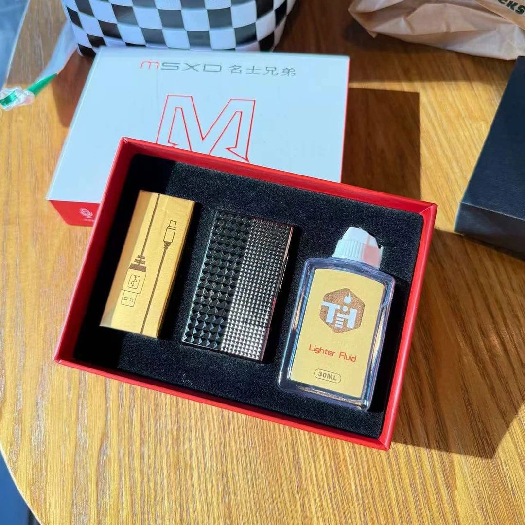 网红巴黎钉朗声高档感应声控智能打火机金属耐磨油电混合透明视仓