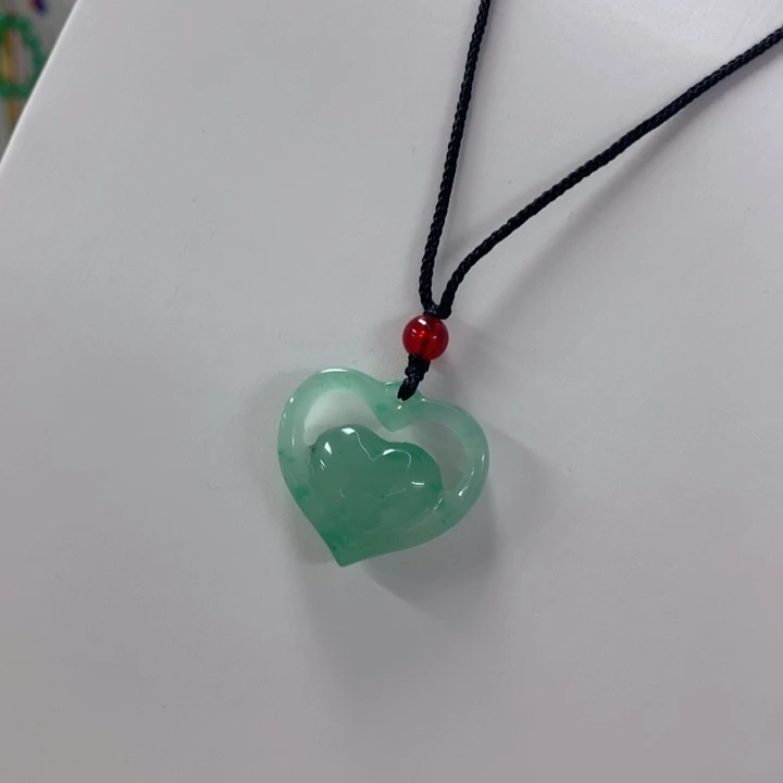 石英质玉未镶嵌颈饰