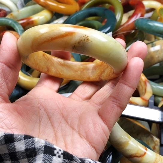 蛇纹石玉手镯未镶嵌?*语