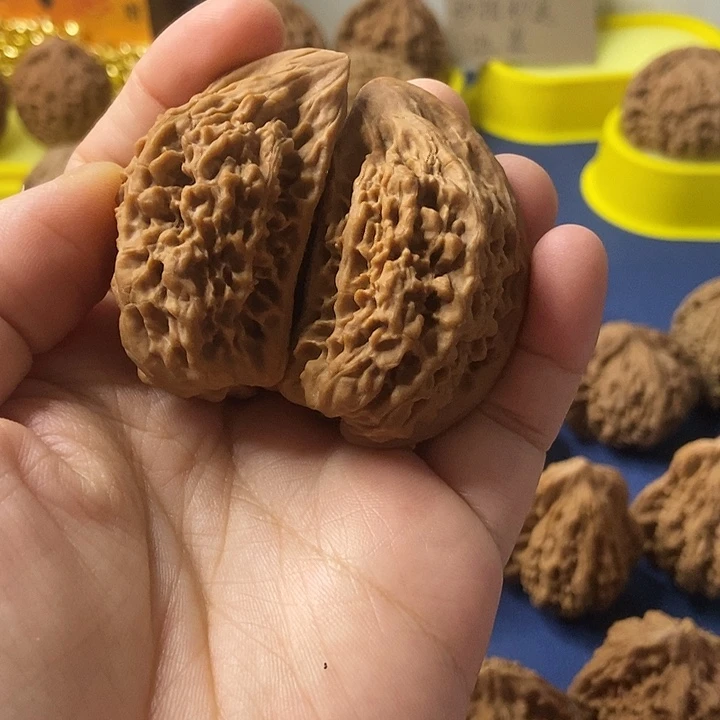 文玩核桃    官帽