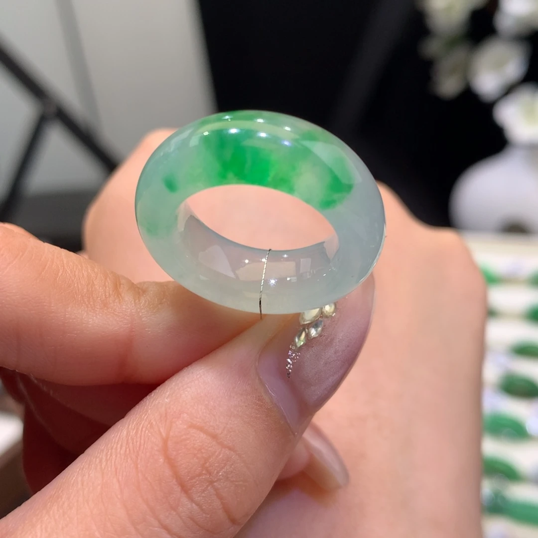 翡翠未镶嵌戒指翡翠