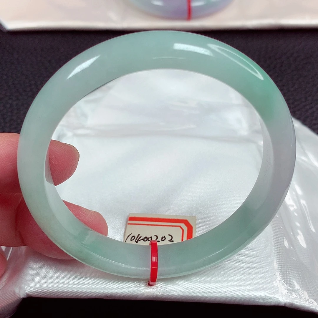 未镶嵌手镯翡翠天然翡翠手镯