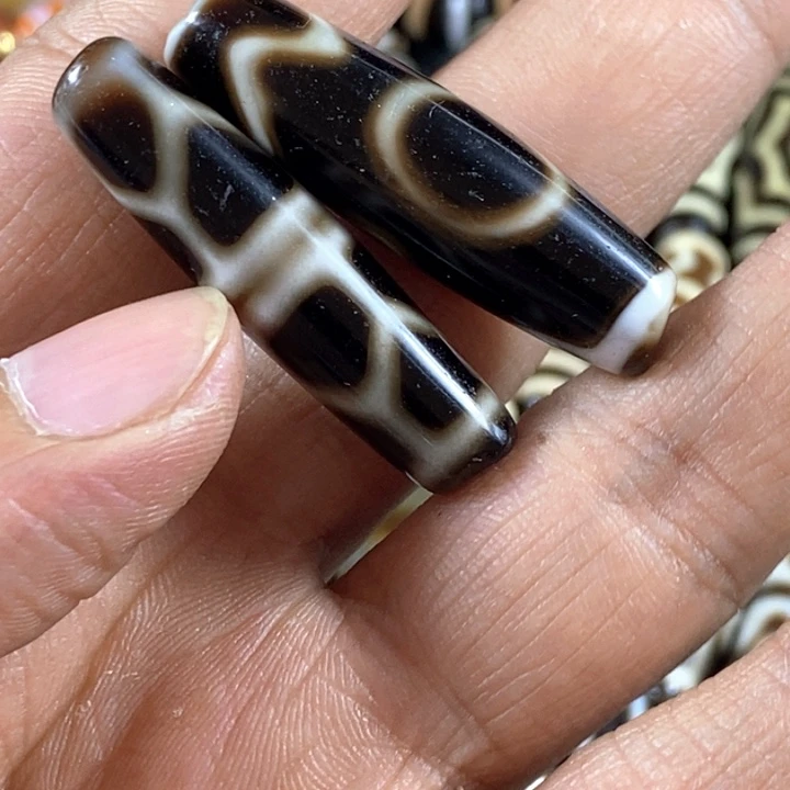 只买单纯的吊坠，没带链子，属的性质。任挑一个