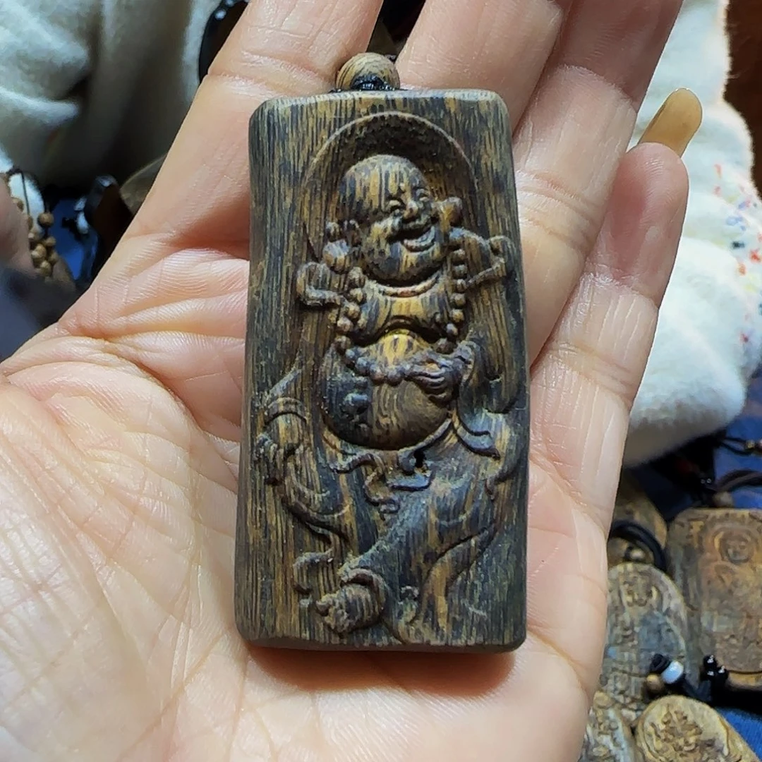 沉香沉香碎屑海南白奇乌身老料佛公带绳12克