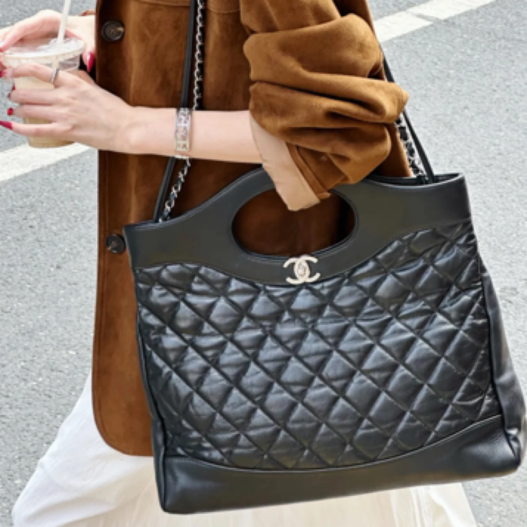 99新 Chanel/香奈儿 黑银31bag大号羊皮28开单肩包/76933 经典ins
