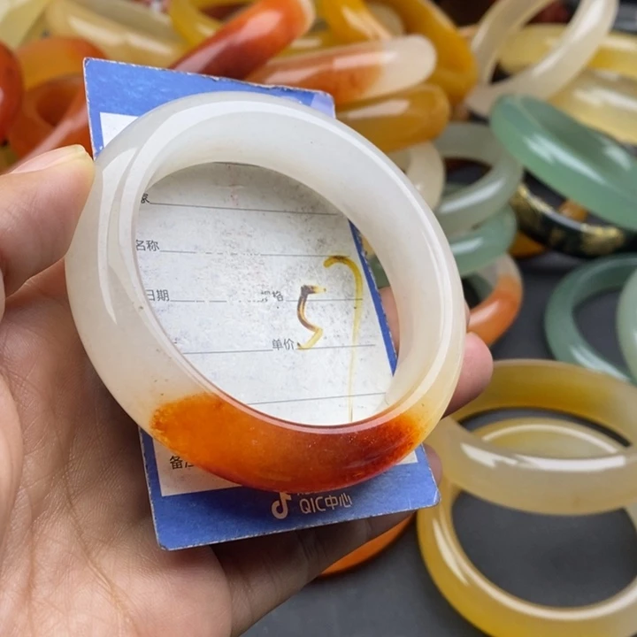 未镶嵌手镯石英质玉