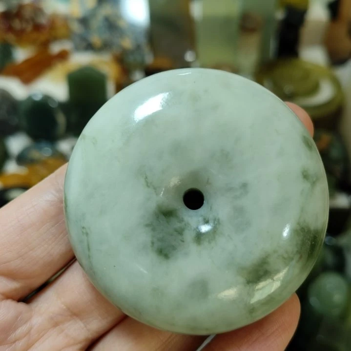 岫玉未镶嵌平安扣