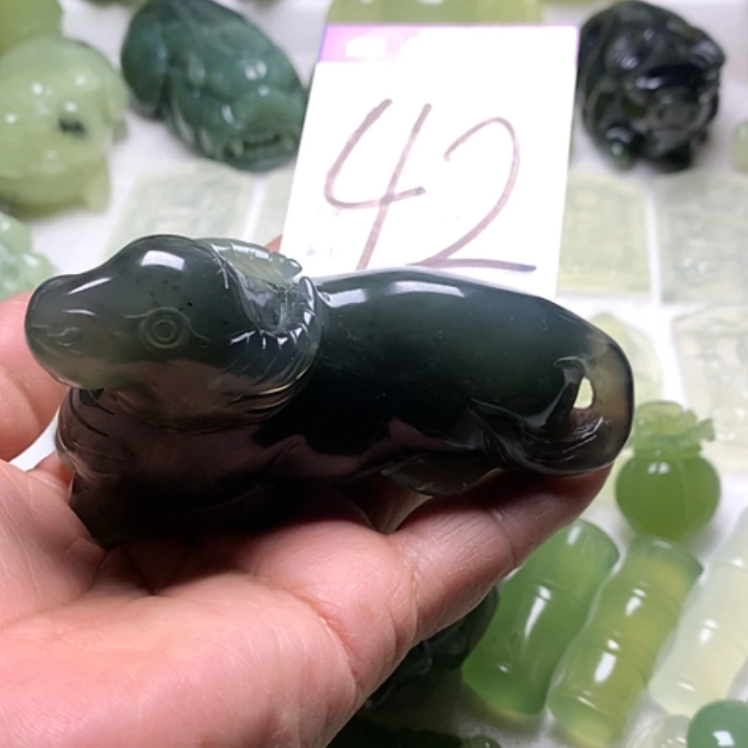 【闪购商品】蛇纹石玉未镶嵌颈饰