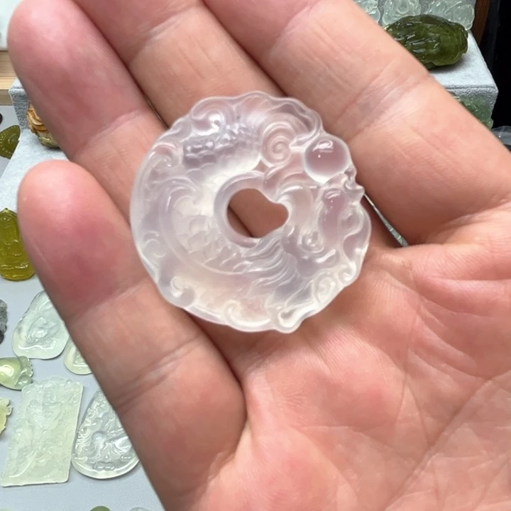 蛇纹石玉颈饰未镶嵌明**丈