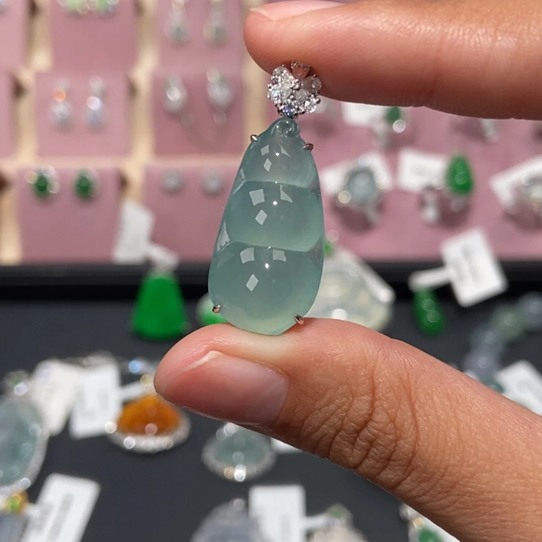 翡翠18K金镶嵌颈饰纯天然缅甸翡翠A货福豆