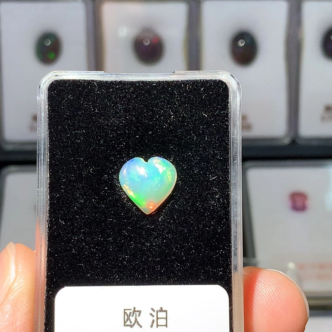 欧泊裸石未镶嵌3.09克拉