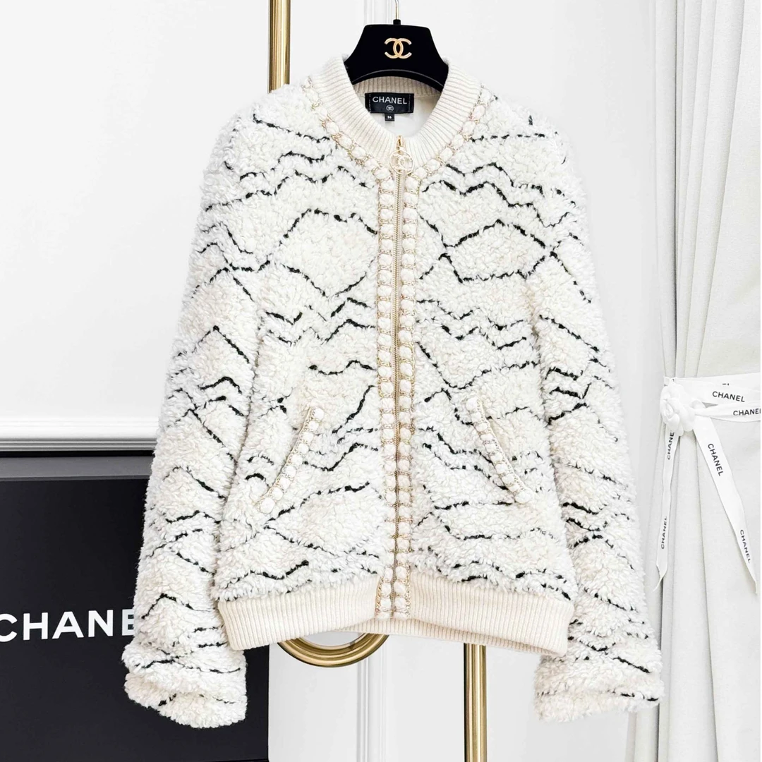 99新 Chanel/香奈儿 36码19B白色拼黑色波浪纹泰迪外套
