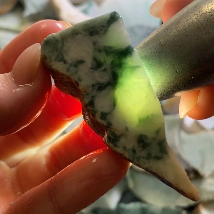 翡翠颈饰未镶嵌天然翡翠