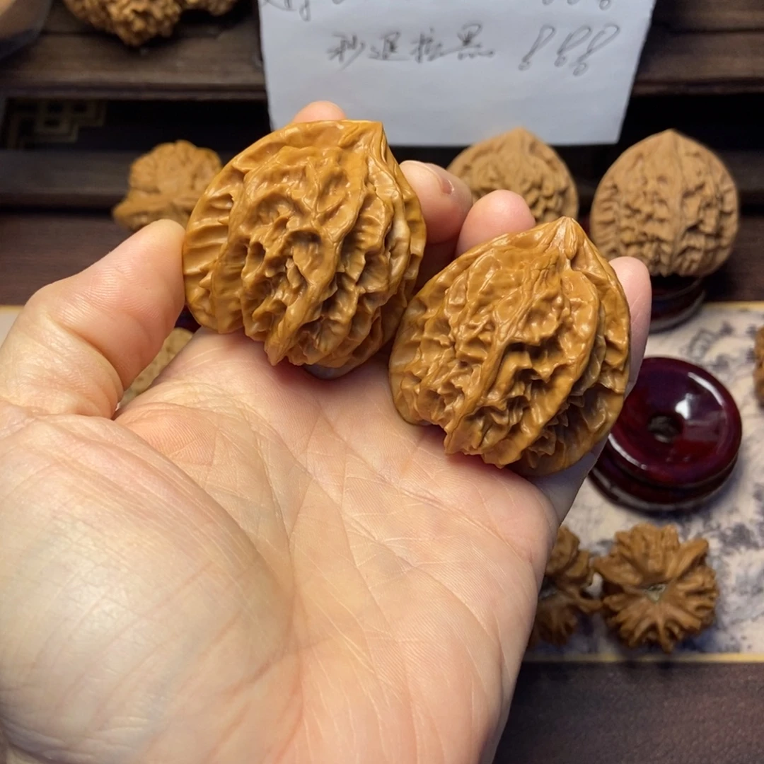 文玩核桃把件曹大龙尺寸42