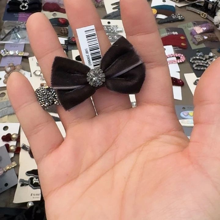 皮质铁合金咖色蝴蝶结泡菜