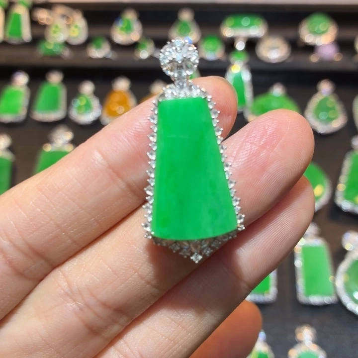 翡翠18K金镶嵌吊坠(不含链)108号