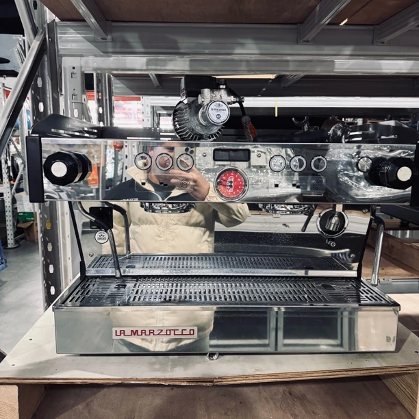la marzocco辣妈linea PB 双头半自动商用电控咖啡机