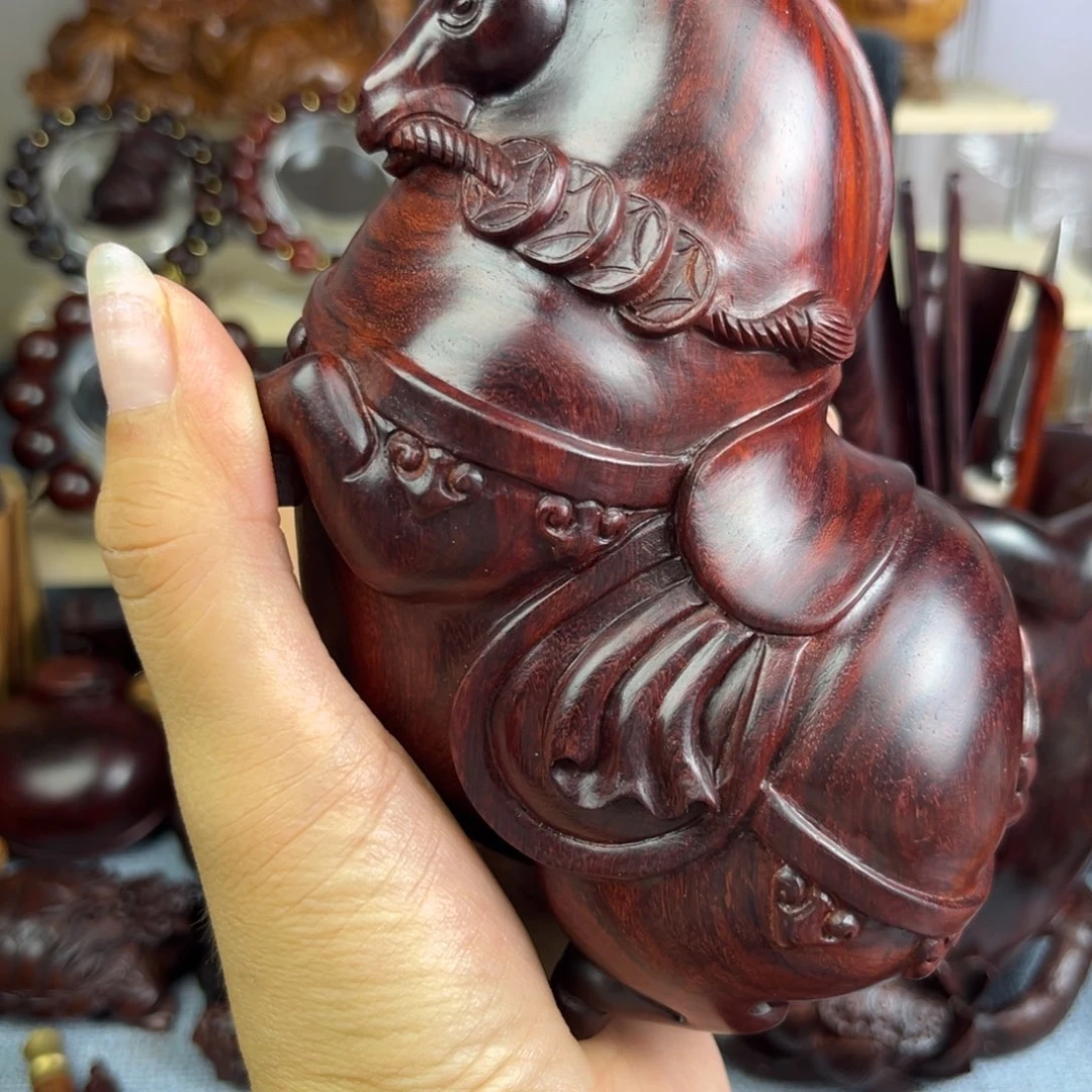 世***谁木小叶紫檀胖马摆件