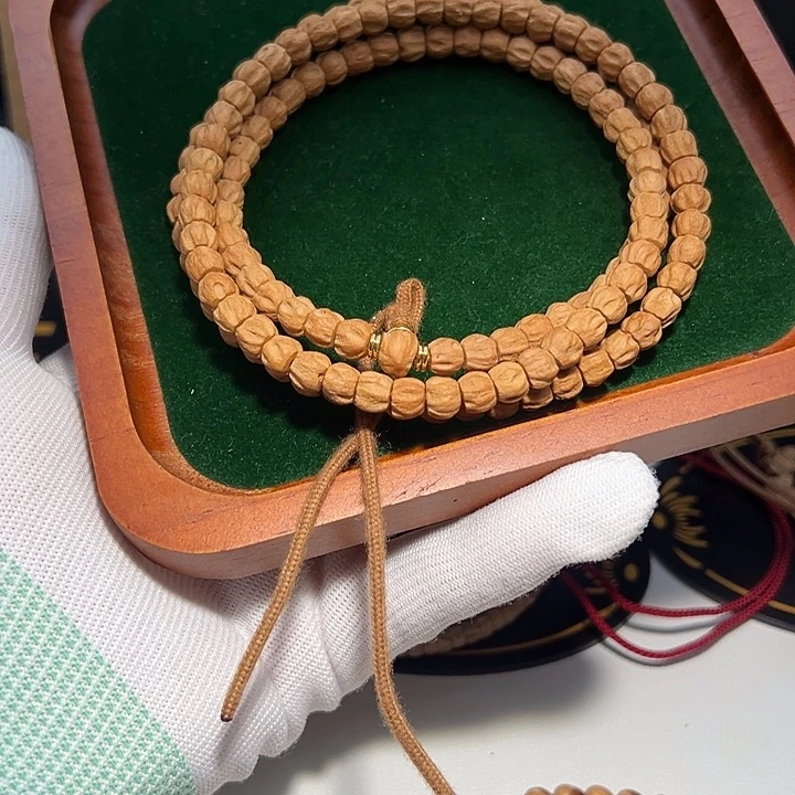 北***雪柏香籽/百香籽吊坠方块鬼脸