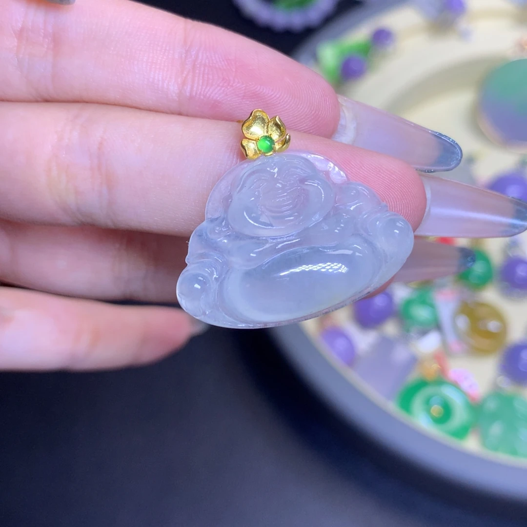 颈饰18K金镶嵌翡翠