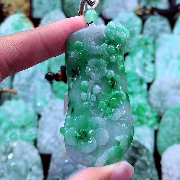 吊坠(不含链)未镶嵌翡翠